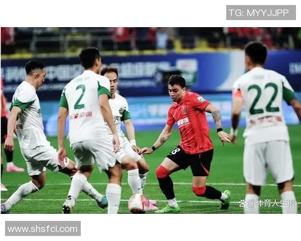 国安与申花激战正酣谁能在这场京沪对决中笑到最后